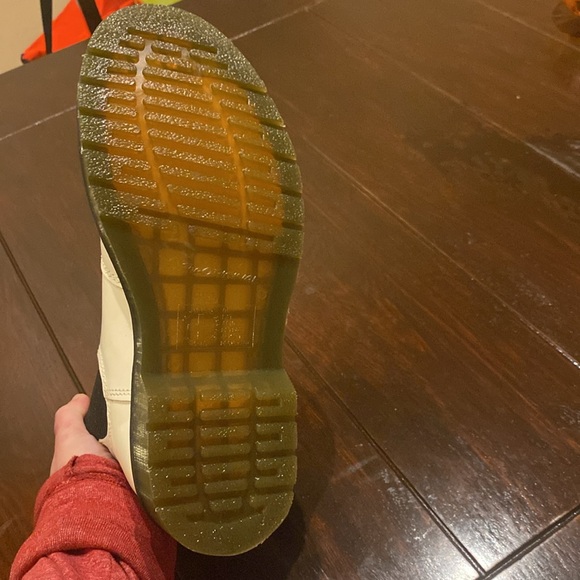 DOC MARTENS MEN SIZE 7 WHITE BOOTS - Picture 2 of 5